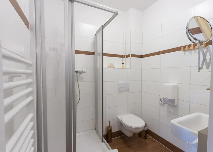 & Restaurant Wilder Eber エーベルスヴァルデ・フィノー