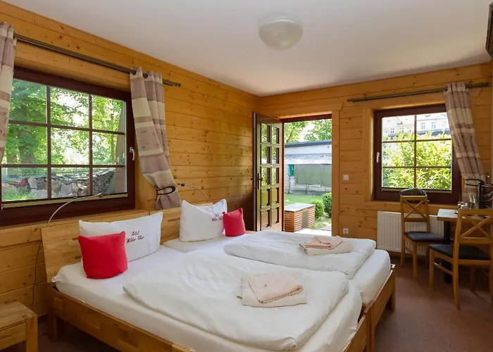 & Restaurant Wilder Eber ホテル エーベルスヴァルデ・フィノー